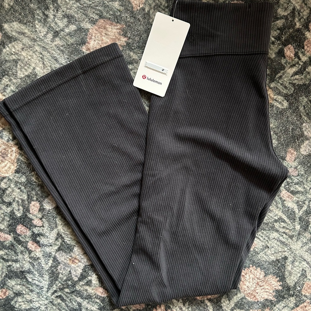 Lululemon Ribbed Softstreme Flared Pant, Regular, Black, Size 6